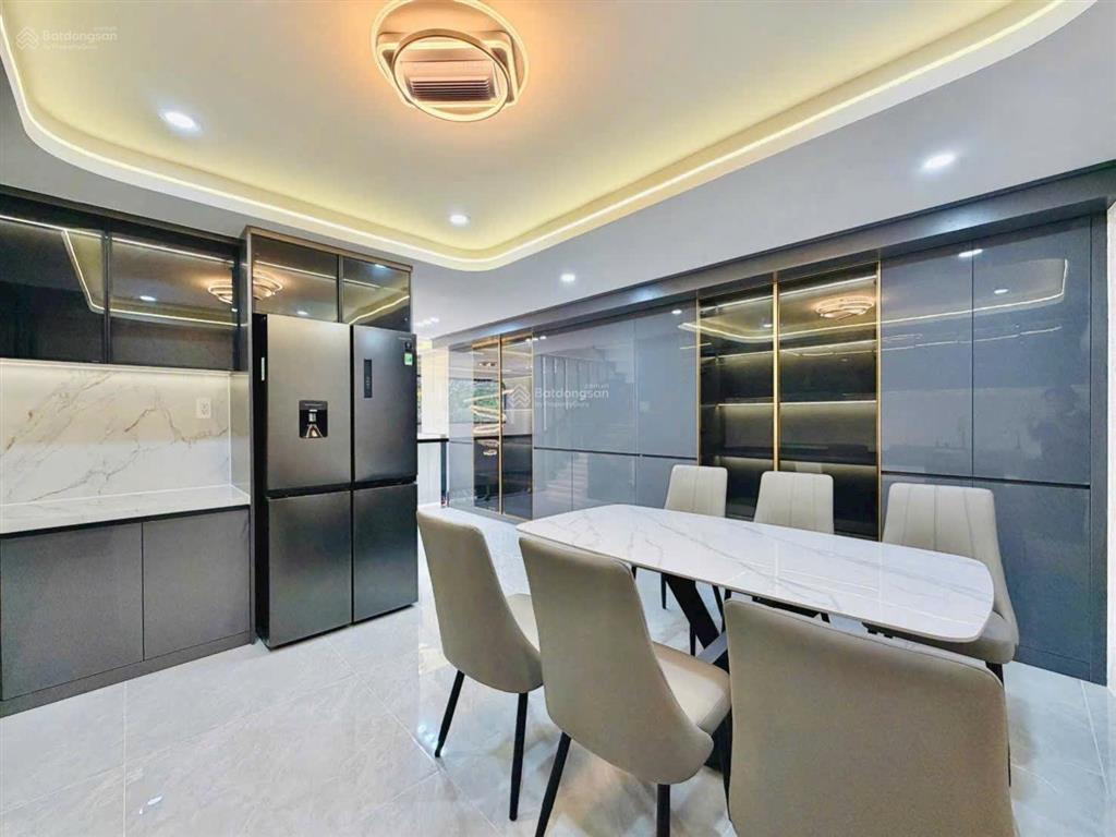 Nhà xây mới 5 tầng full nội thất  ngang rộng gần 5m  hẻm nhựa 5m xe hơi đậu trong nhà  chỉ hơn 7
