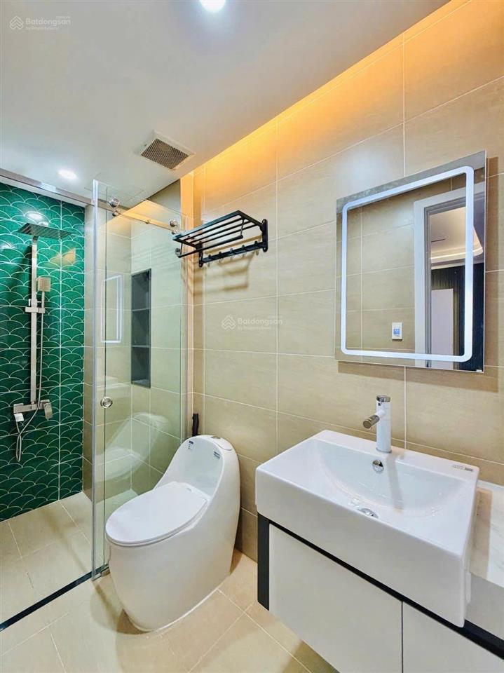Nhà xây mới 5 tầng full nội thất  ngang rộng gần 5m  hẻm nhựa 5m xe hơi đậu trong nhà  chỉ hơn 7