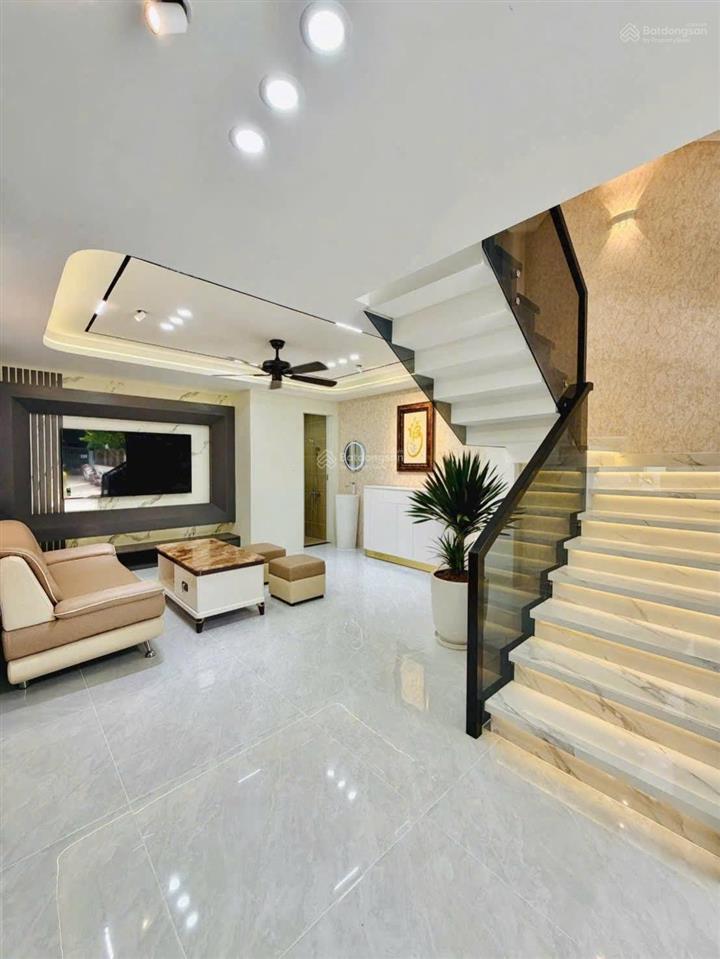 Nhà xây mới 5 tầng full nội thất  ngang rộng gần 5m  hẻm nhựa 5m xe hơi đậu trong nhà  chỉ hơn 7