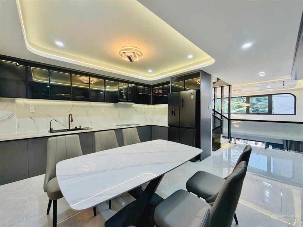 Nhà xây mới 5 tầng full nội thất  ngang rộng gần 5m  hẻm nhựa 5m xe hơi đậu trong nhà  chỉ hơn 7