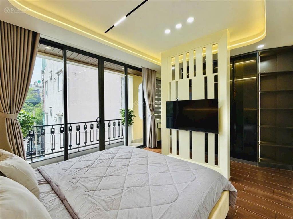 Nhà xây mới 5 tầng full nội thất  ngang rộng gần 5m  hẻm nhựa 5m xe hơi đậu trong nhà  chỉ hơn 7