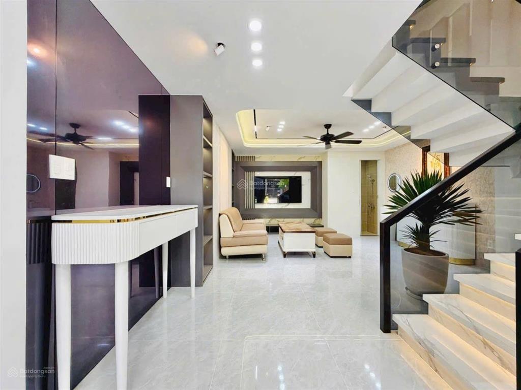 Nhà xây mới 5 tầng full nội thất  ngang rộng gần 5m  hẻm nhựa 5m xe hơi đậu trong nhà  chỉ hơn 7