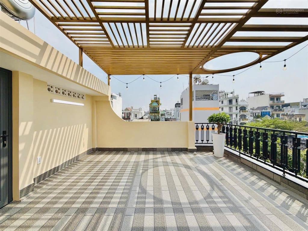 Nhà xây mới 5 tầng full nội thất  ngang rộng gần 5m  hẻm nhựa 5m xe hơi đậu trong nhà  chỉ hơn 7