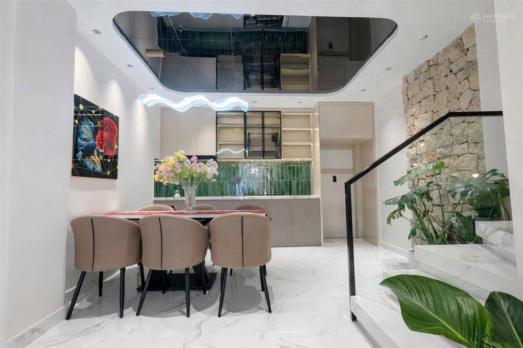 Căn nhà smarthome phong cách sang trọng  4 tầng  full nội thất  hẻm xe hơi  sát mặt tiền đường