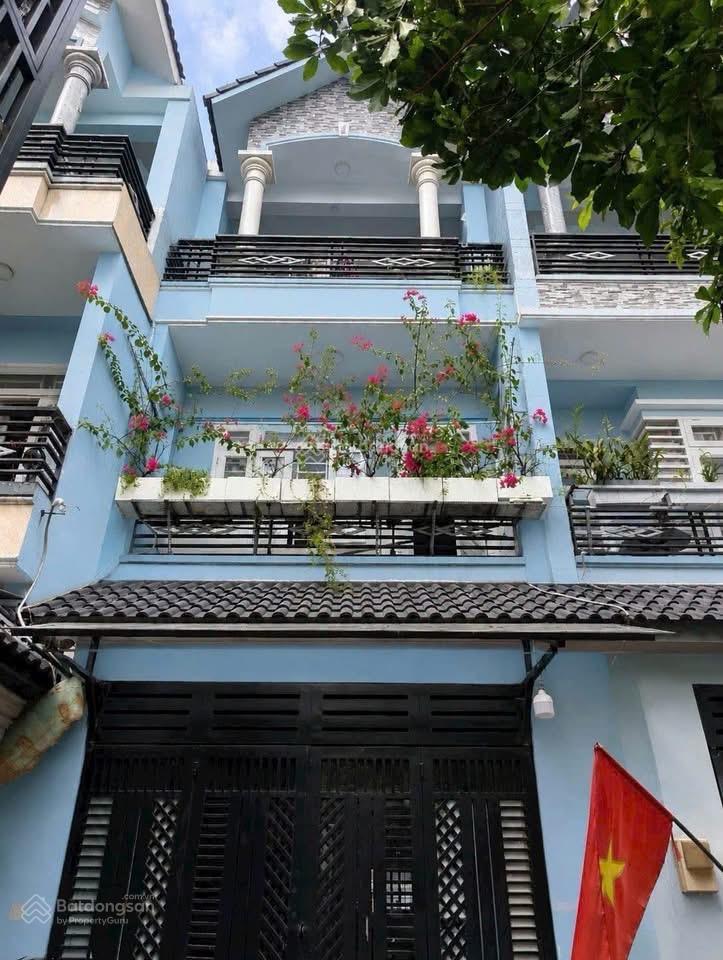 Nhà hẻm xe hơi  dt 59m2 (4,15m x 14m)  3 tầng  gần siêu thị emart 2  chỉ hơn 5 tỷ