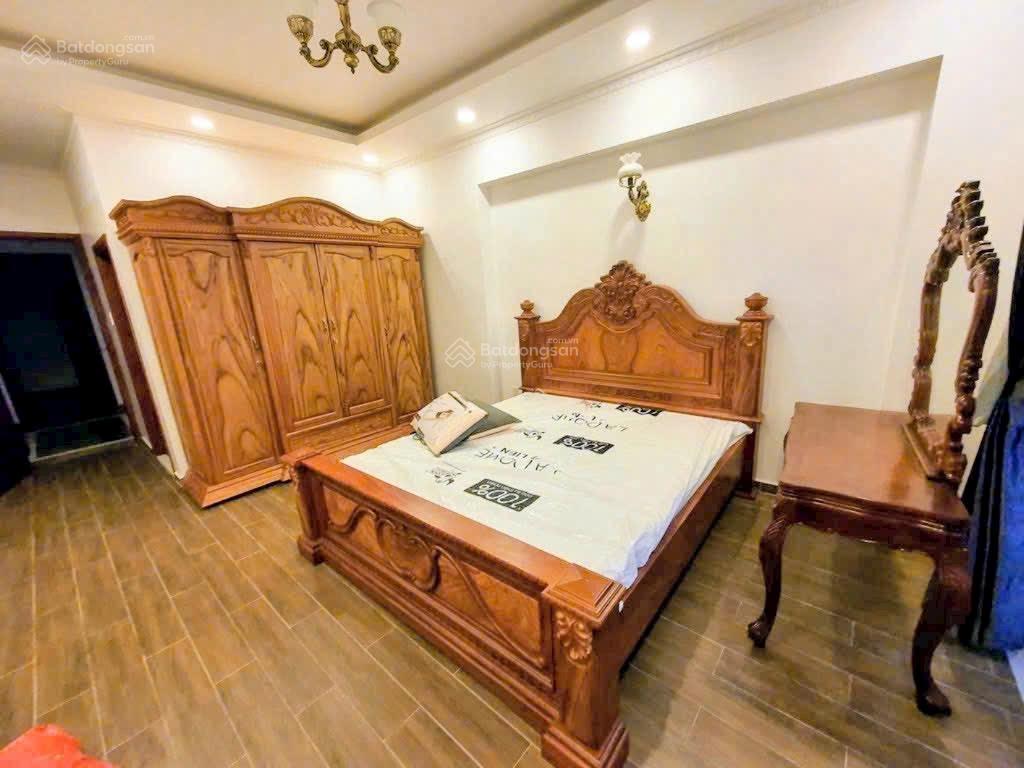 Nhà đẹp 4 tầng  hẻm xe hơi thông 1 trục  gần mặt tiền  dt 4m x 15m  chỉ hơn 7 tỷ.