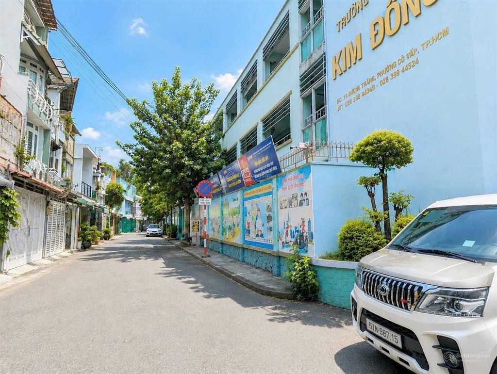 Vị trí hiếm  ngã 5 chuồng chó  nhà 3 tầng  full nội thất  dt 4,3m x 13m (52,5m2)  chỉ hơn 6 tỷ