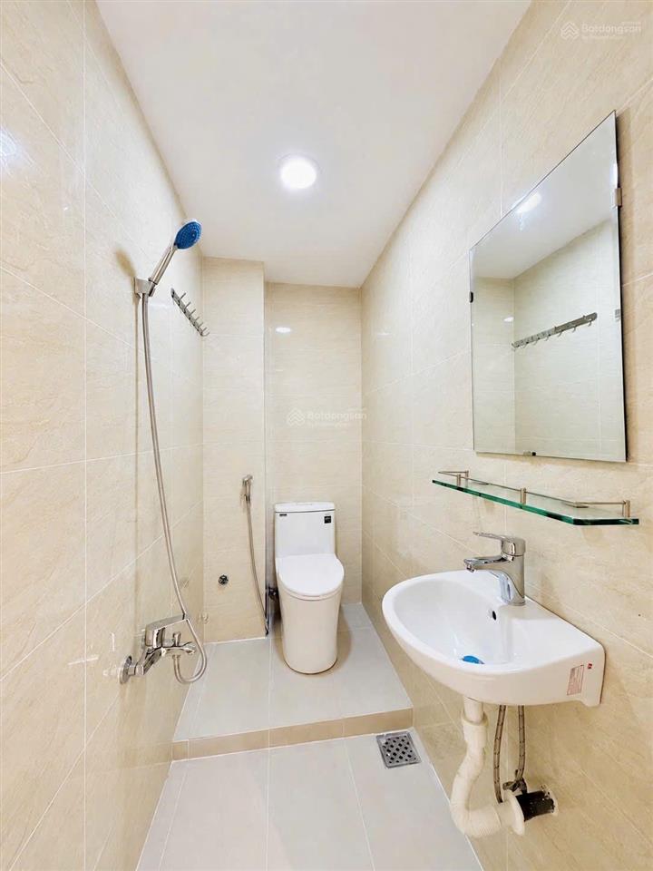 Nhà làm chdv  4 tầng  7 phòng ngủ  7wc  2 mặt hẻm xe hơi  dt 4m x 15m  chỉ hơn 7 tỷ !