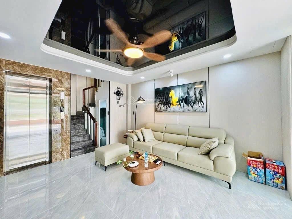Siêu phẩm 5 tầng  thang máy  full nội thất  hẻm xe hơi khu phân lô  trung tâm gò vấp