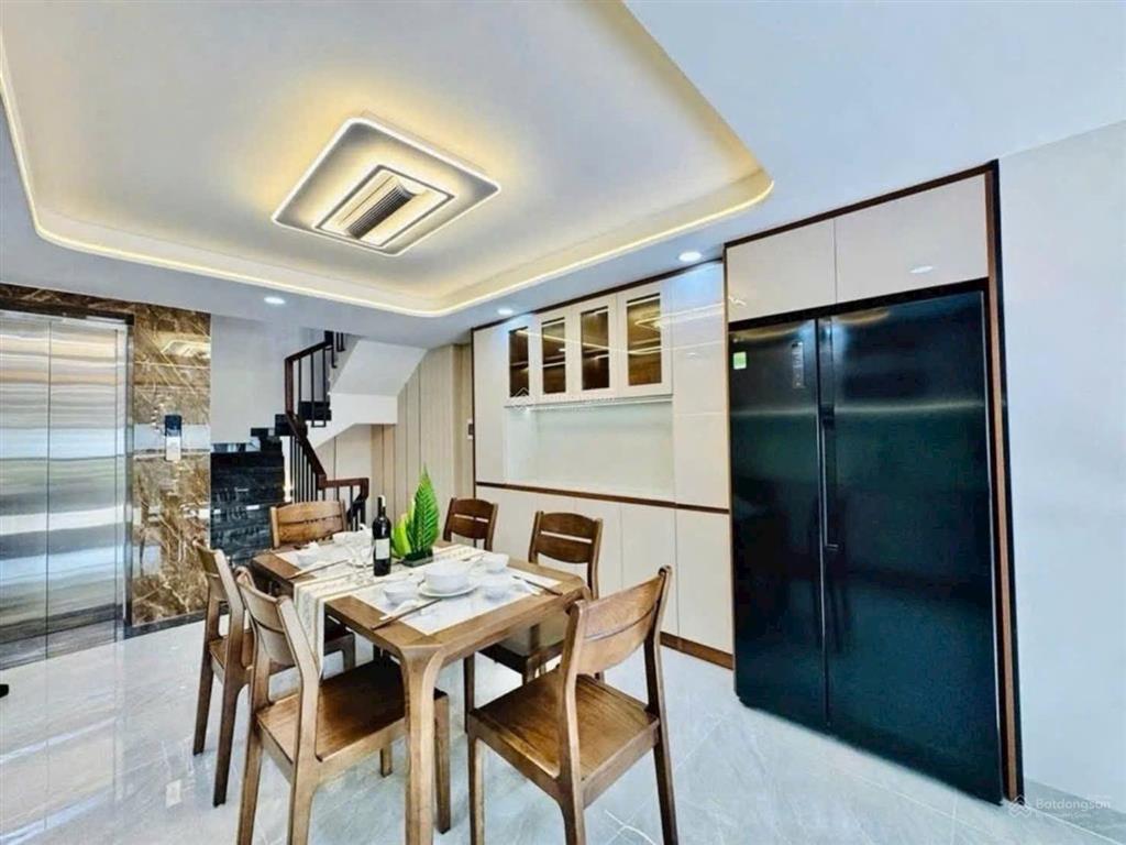 Siêu phẩm 5 tầng  thang máy  full nội thất  hẻm xe hơi khu phân lô  trung tâm gò vấp