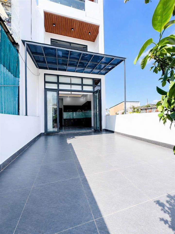 Mặt tiền phạm văn chiêu  kd buôn bán tấp nập  nhà mới 4 tầng  có thang máy  dt 89m2  13,9 tỷ !