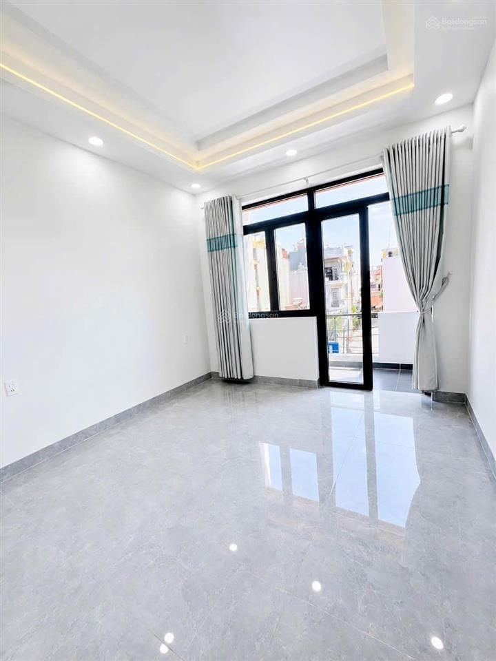 Mặt tiền phạm văn chiêu  kd buôn bán tấp nập  nhà mới 4 tầng  có thang máy  dt 89m2  13,9 tỷ !