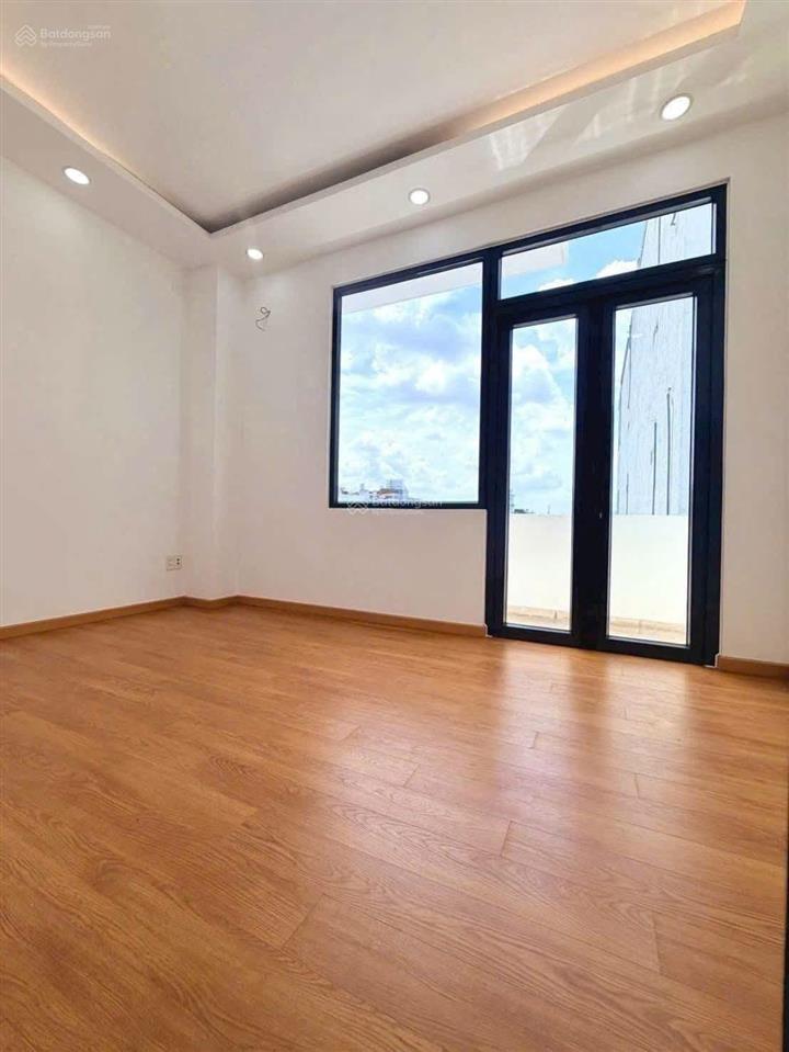 Nhà 4 tầng  full nội thất  hẻm 6m thông xe hơi ra vào  khu cao tầng sang trọng dân trí  hơn 6tỷ