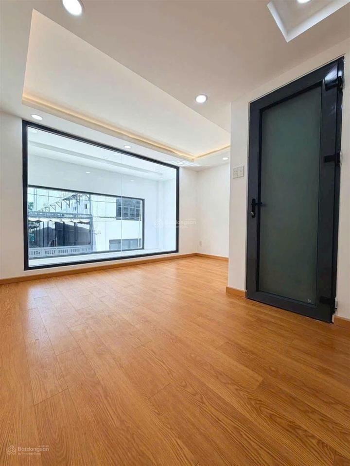 Nhà 4 tầng  full nội thất  hẻm 6m thông xe hơi ra vào  khu cao tầng sang trọng dân trí  hơn 6tỷ