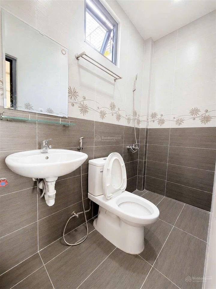 Nhà 4 tầng  full nội thất  hẻm 6m thông xe hơi ra vào  khu cao tầng sang trọng dân trí  hơn 6tỷ