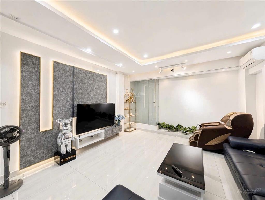 Nhà 5 tầng  hẻm xe hơi thông  dt 4,5m x 15m (67,1m2) full nội thất  gần siêu thị emart giá 8xtỷ