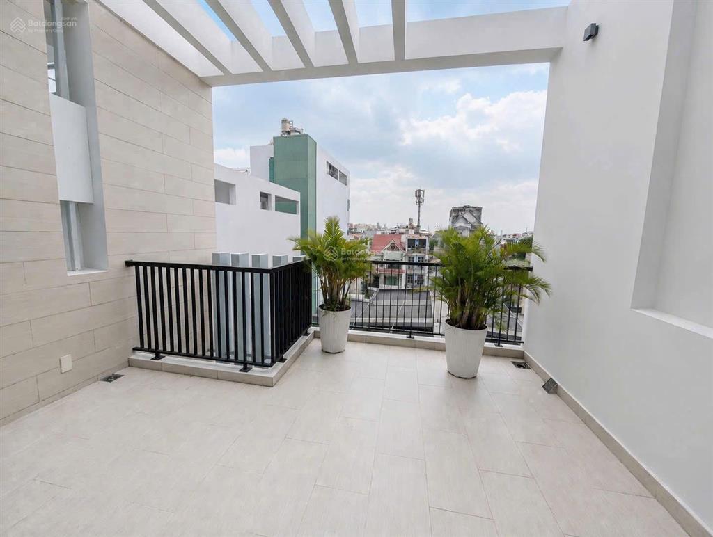 Nhà 5 tầng  hẻm xe hơi thông  dt 4,5m x 15m (67,1m2) full nội thất  gần siêu thị emart giá 8xtỷ