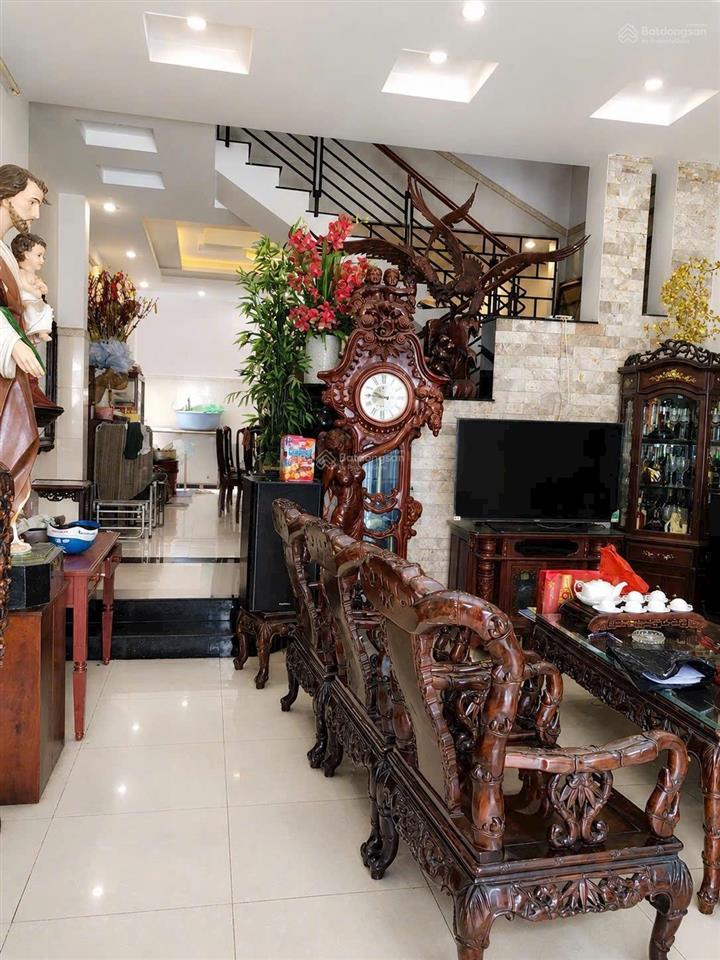 Hàng thơm ngang 6m dài 20m  đường rộng 11m kinh doanh  5 tầng  nội thất gỗ cao cấp  chỉ 13x tỷ
