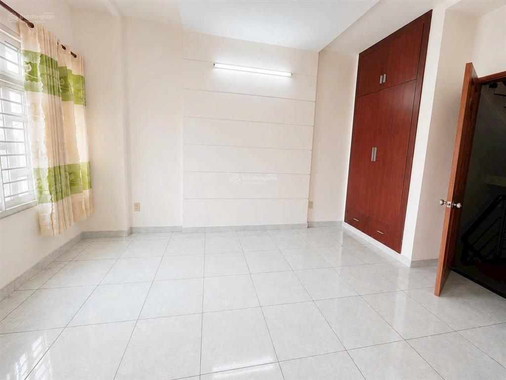 Nhà mặt tiền kinh doanh sầm uất  dt 4m x 17m  5 tầng  6pn, 7wc  giá chỉ 11 tỷ