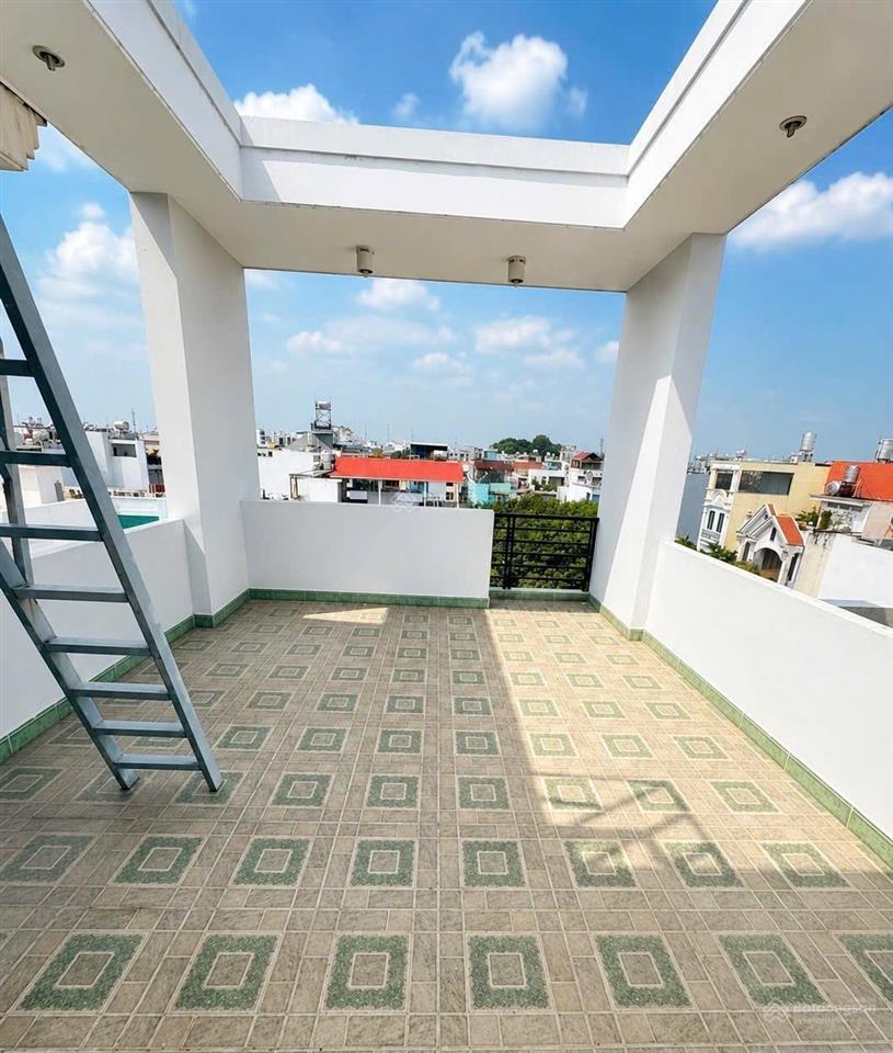 Nhà mặt tiền kinh doanh sầm uất  dt 4m x 17m  5 tầng  6pn, 7wc  giá chỉ 11 tỷ