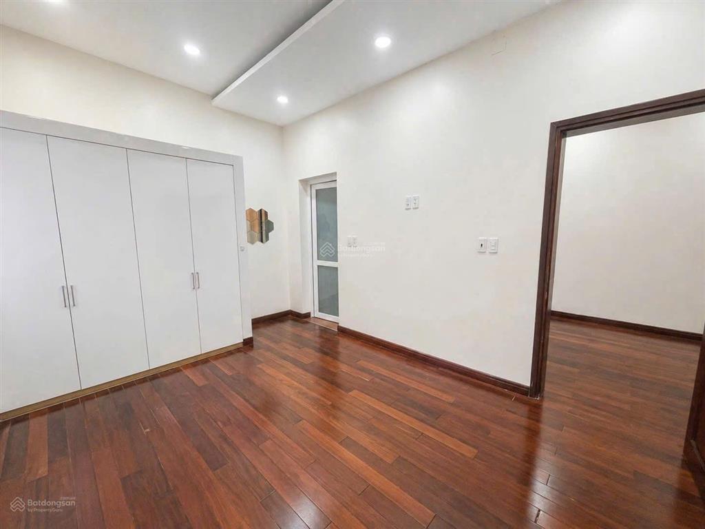Biệt thự mini  vị trí siêu đẹp hẻm 6m thẳng 1 trục dt 90m2 ngang rộng 6,5m  nhà 4 tầng  11xtỷ