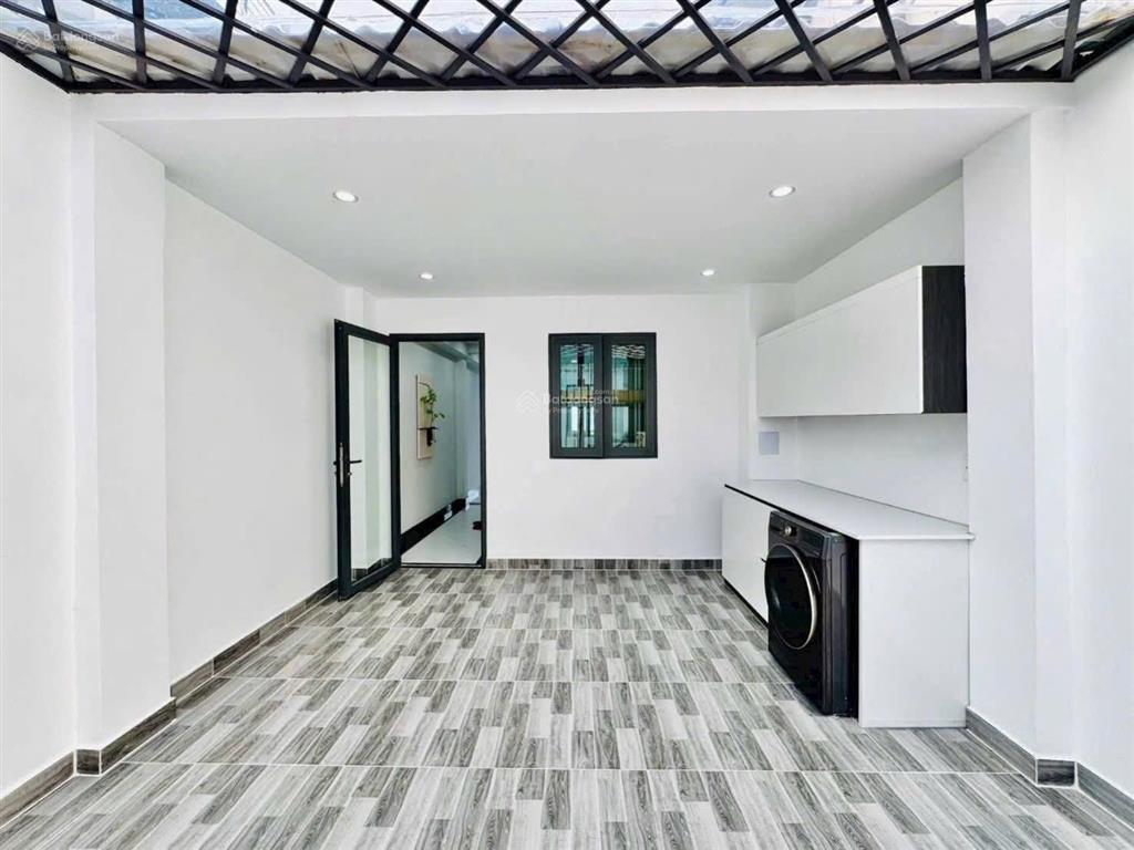 Mặt tiền kinh doanh đường 10m  dt 86m2 (4m x 21,5m)  nhà mới 4 tầng  full nội thất  giá 15x tỷ