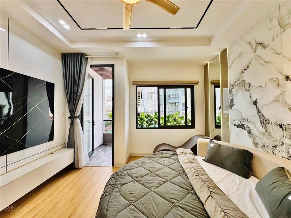 Mặt tiền kinh doanh đường 10m  dt 86m2 (4m x 21,5m)  nhà mới 4 tầng  full nội thất  giá 15x tỷ
