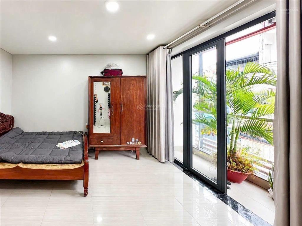 Nhà phố ngang rộng 6m x19m  4 tầng  2 mặt tiền đường 8m thông  đường bờ sông tham lương bến cát