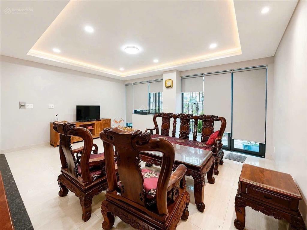 Nhà phố ngang rộng 6m x19m  4 tầng  2 mặt tiền đường 8m thông  đường bờ sông tham lương bến cát