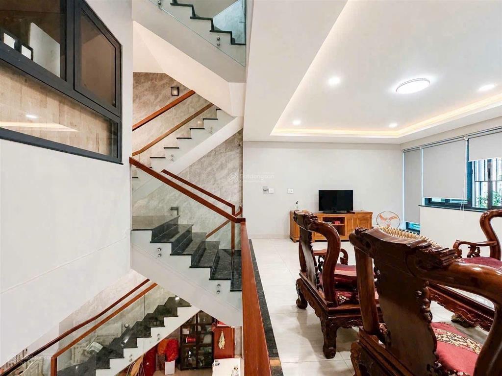 Nhà phố ngang rộng 6m x19m  4 tầng  2 mặt tiền đường 8m thông  đường bờ sông tham lương bến cát