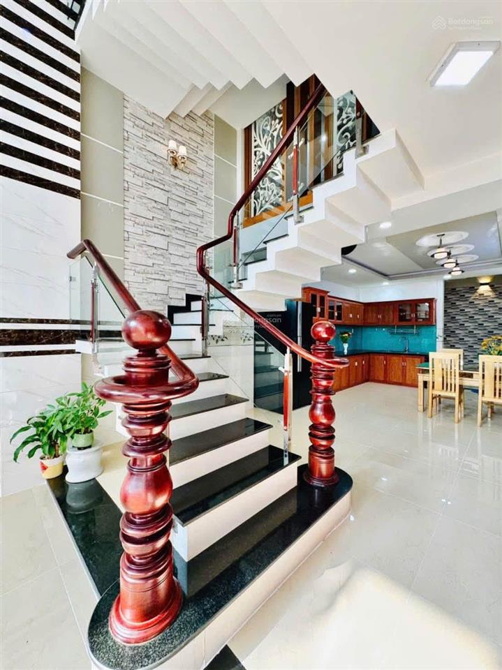 Hàng thơm giảm 500tr còn 9,4 tỷ nhà khu đồng bộ đường ôtô nguyễn văn dung p6  gv