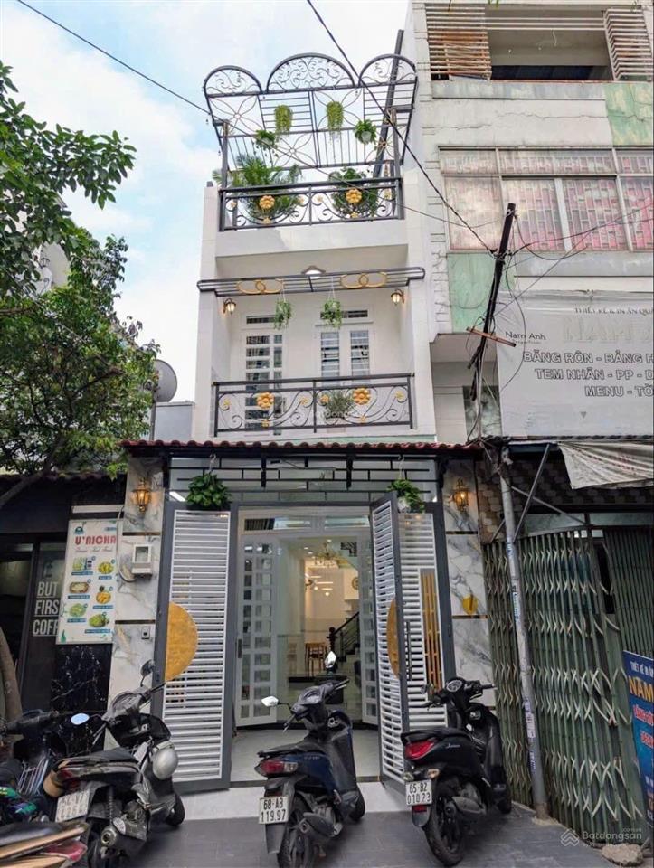 Nhà mặt tiền đường kinh doanh  3 tầng  dt 59,7m2  chỉ hơn 6 tỷ!