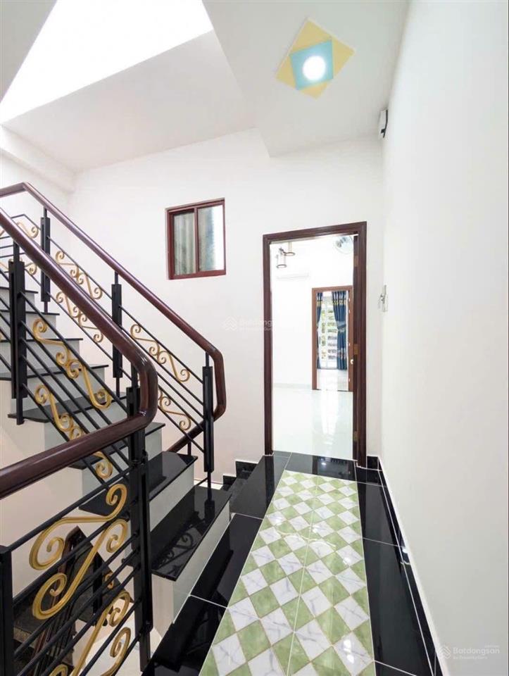 Nhà mặt tiền đường kinh doanh  3 tầng  dt 59,7m2  chỉ hơn 6 tỷ!