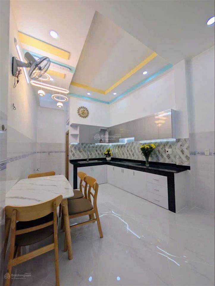 Nhà mặt tiền đường kinh doanh  3 tầng  dt 59,7m2  chỉ hơn 6 tỷ!