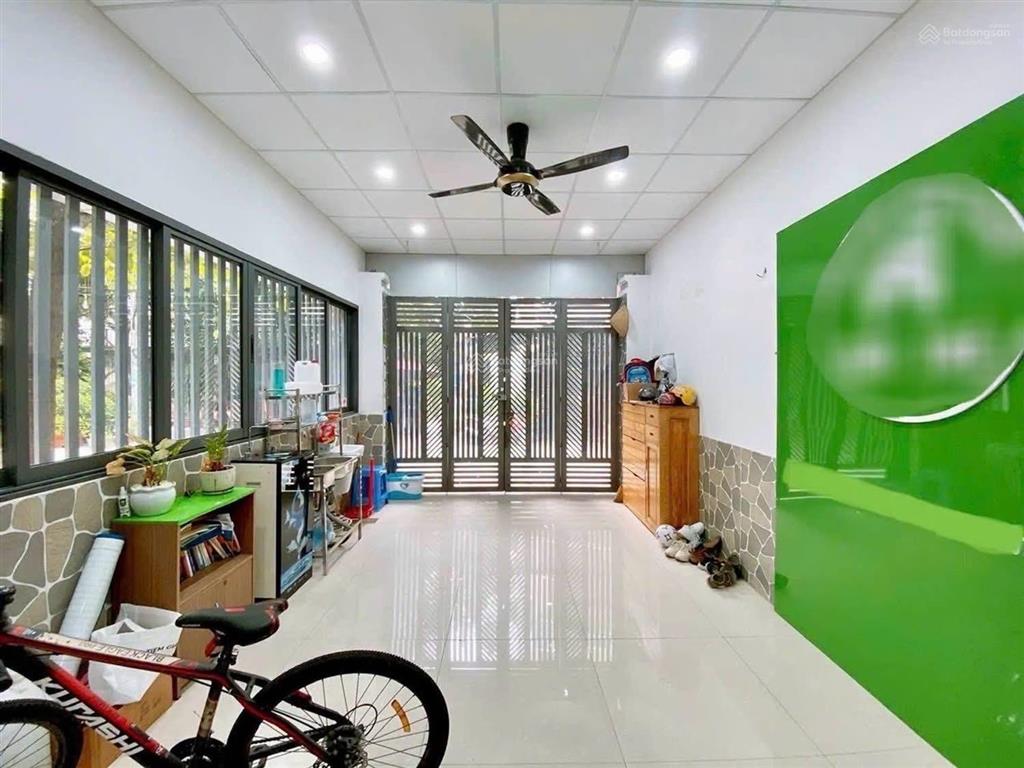 8.6 tỷ  căn góc 4 tầng 4x16m  sổ vuông vức  2 mặt hẻm xe tải  thông tứ hướng  phạm văn chiêu
