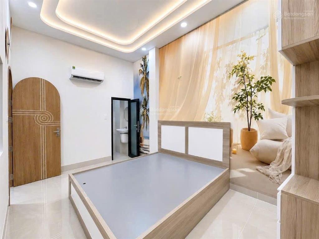 Nhà mới full nội thất dt 81m2 ngang rộng 5m x16  có 4 phòng ngủ  có phòng ngủ trệt  giá 6,79 tỷ!