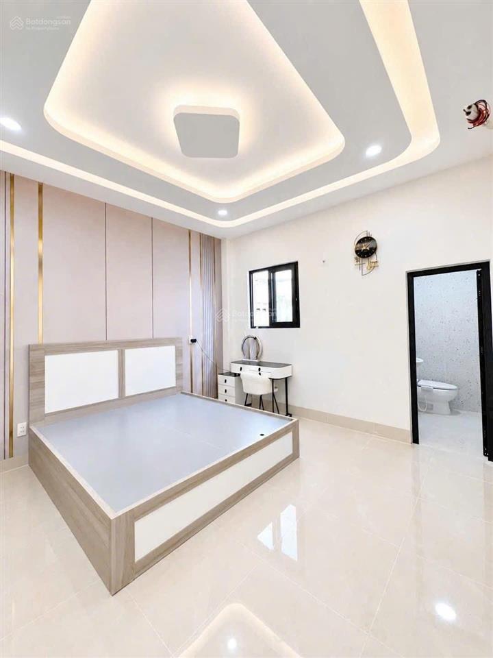 Nhà mới full nội thất dt 81m2 ngang rộng 5m x16  có 4 phòng ngủ  có phòng ngủ trệt  giá 6,79 tỷ!