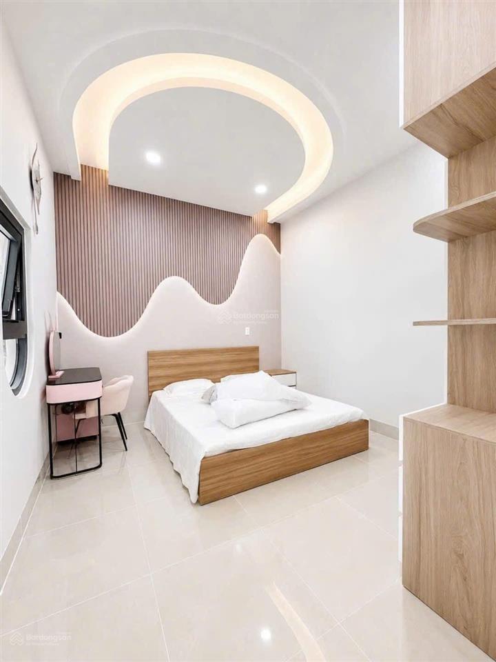Nhà mới full nội thất dt 81m2 ngang rộng 5m x16  có 4 phòng ngủ  có phòng ngủ trệt  giá 6,79 tỷ!