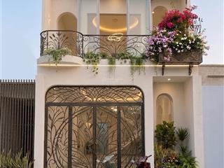 Nhà mới full nội thất dt 81m2 ngang rộng 5m x16  có 4 phòng ngủ  có phòng ngủ trệt  giá 6,79 tỷ!