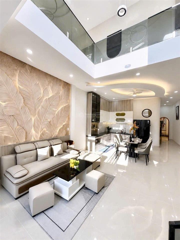 Nhà mới full nội thất dt 81m2 ngang rộng 5m x16  có 4 phòng ngủ  có phòng ngủ trệt  giá 6,79 tỷ!