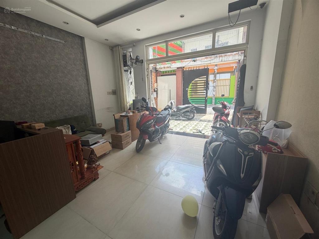 Nhà thông số vàng  5x19m đường 8m thông tìm năng tăng giá cao giá chỉ 9,7 tỷ còn thương lượng !