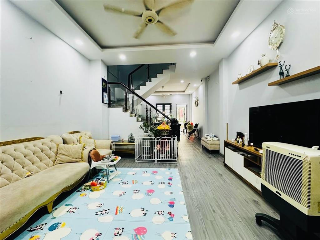 Hi.ế.m!!!căn nhà mới đẹp view sông vòm thuật 4.5x14m, 4 tầng, sân thượng trước sau. giá 9,9 tỷ tl .