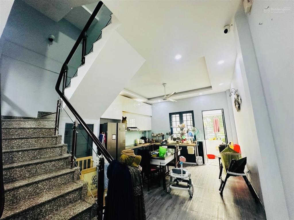 Hi.ế.m!!!căn nhà mới đẹp view sông vòm thuật 4.5x14m, 4 tầng, sân thượng trước sau. giá 9,9 tỷ tl .