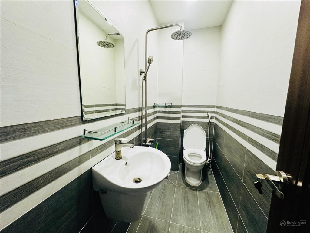 Hi.ế.m!!!căn nhà mới đẹp view sông vòm thuật 4.5x14m, 4 tầng, sân thượng trước sau. giá 9,9 tỷ tl .