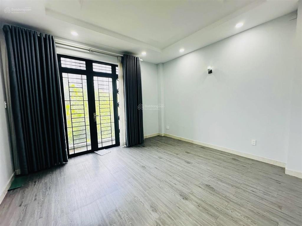 Hi.ế.m!!!căn nhà mới đẹp view sông vòm thuật 4.5x14m, 4 tầng, sân thượng trước sau. giá 9,9 tỷ tl .