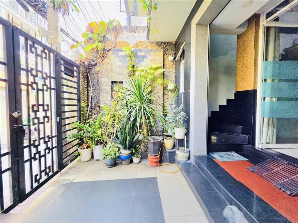 Siêu phẩm 5 tầng khu dân trí cao hẻm 8m lê đức thọ gò vấp dt 4.5 x 19m 81m2  giá chỉ 8,6 tỷ.