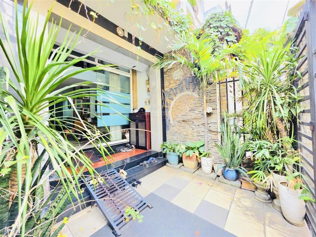 Siêu phẩm 5 tầng khu dân trí cao hẻm 8m lê đức thọ gò vấp dt 4.5 x 19m 81m2  giá chỉ 8,6 tỷ.