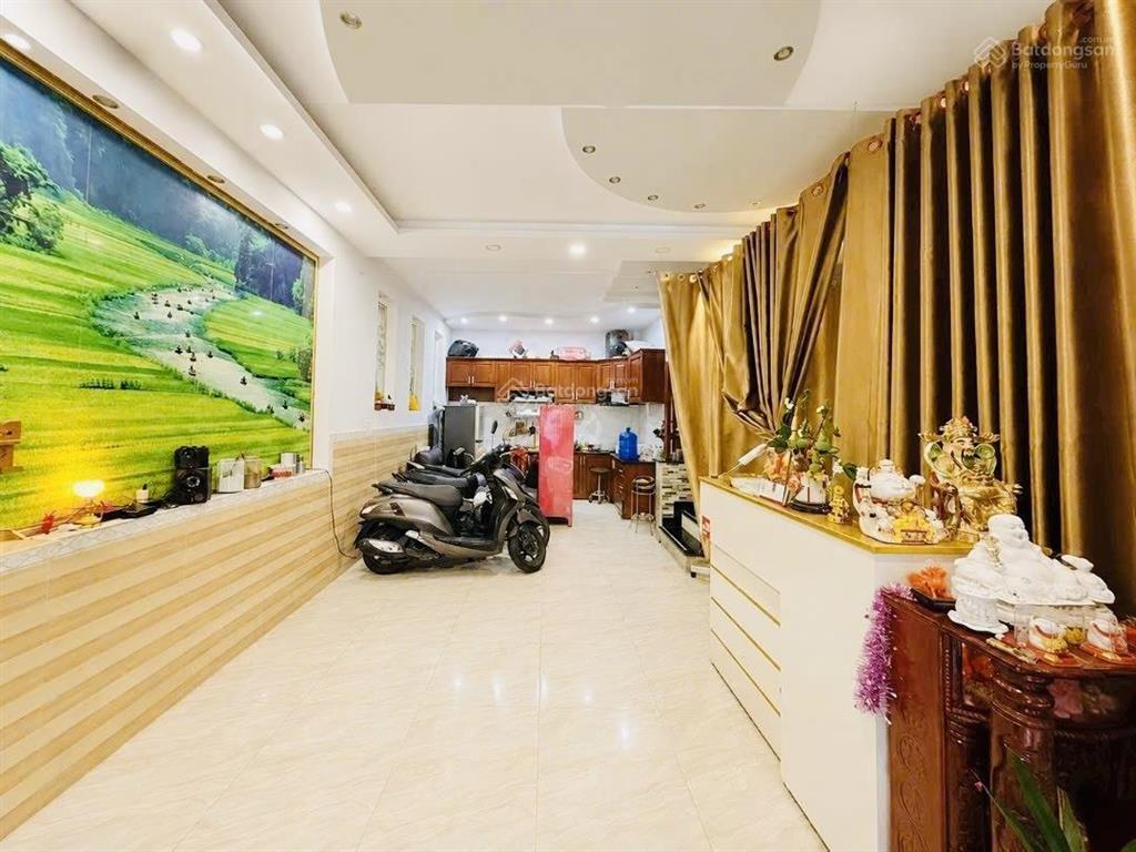 Nhà hẻm 5m thông xe hơi  dt 4m x 20m  3 tầng  4pn  chỉ hơn 9 tỷ còn tl!