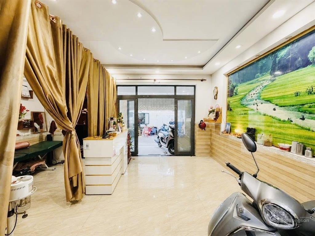 Chỉ 8,9 tỷ 60m2 nhà dt đẹp 5,92 x 10,5m, đường nguyễn kiệm gần chợ tsn  4pn, 4 tầng hxh thông