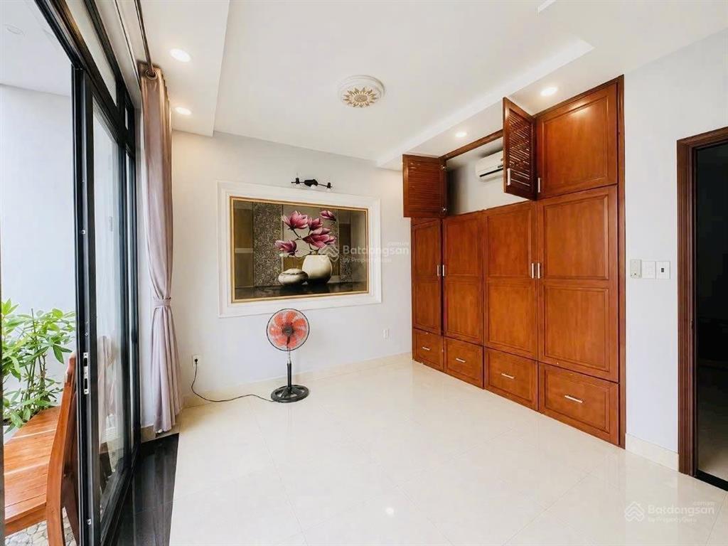 Chỉ 8,9 tỷ 60m2 nhà dt đẹp 5,92 x 10,5m, đường nguyễn kiệm gần chợ tsn  4pn, 4 tầng hxh thông
